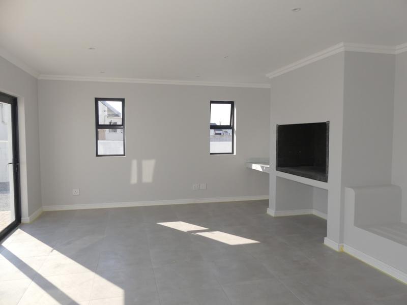 3 Bedroom Property for Sale in Sandy Point Western Cape